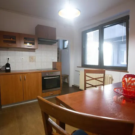 Nadia In Center Apartment