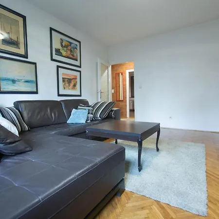 Apartment Nadia In Center